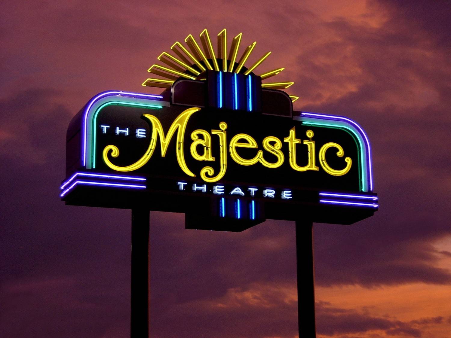 Majestic Theatre Neon Sign in Yakima