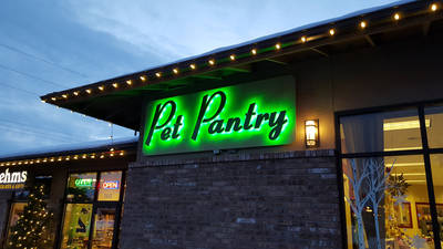 Pet Store Sign in Yakima