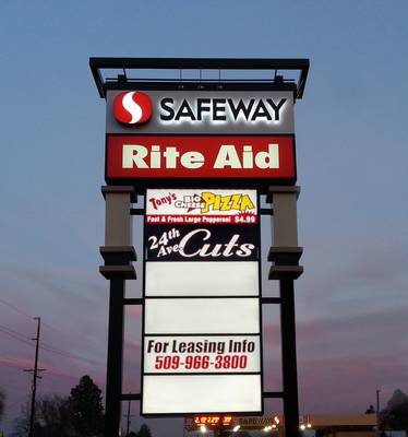 Safeway grocery store sign